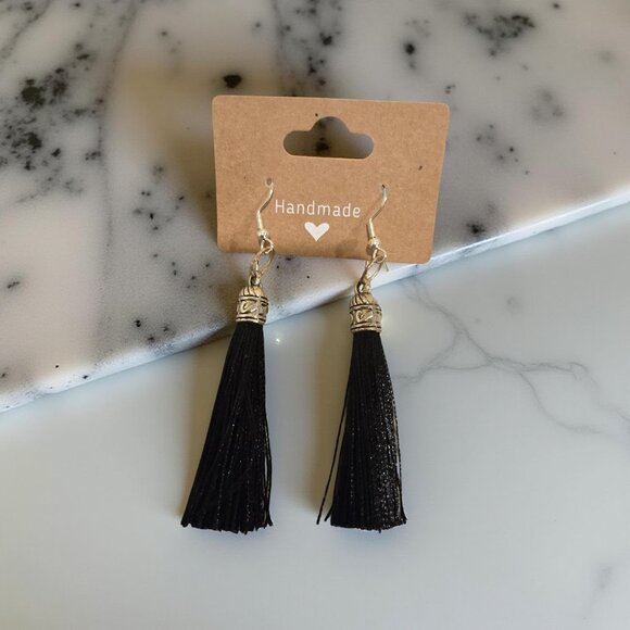BLACK TASSEL EARRINGS~ NEW! - Picture 1 of 3